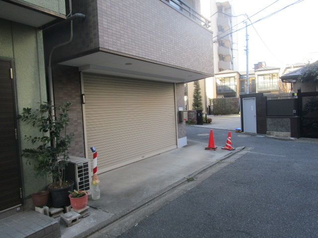 墨田区向島５丁目の倉庫