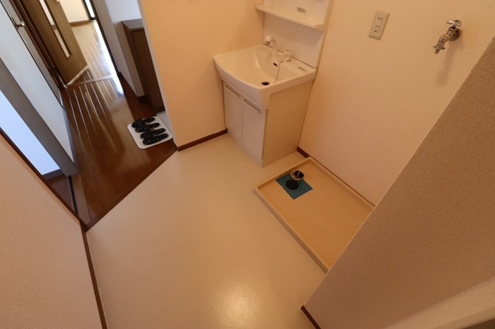 ハイカムールＮの洗面所|洗面所