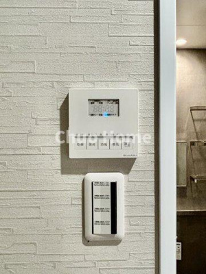 【内装】 | アーバンビュー平井ツインズ | 【浴室乾燥機】暖房・冷風・換気・乾燥が可能です。毎日を快適に過ごせるうれしい機能が揃っています。雨の日の洗濯物も安心です。