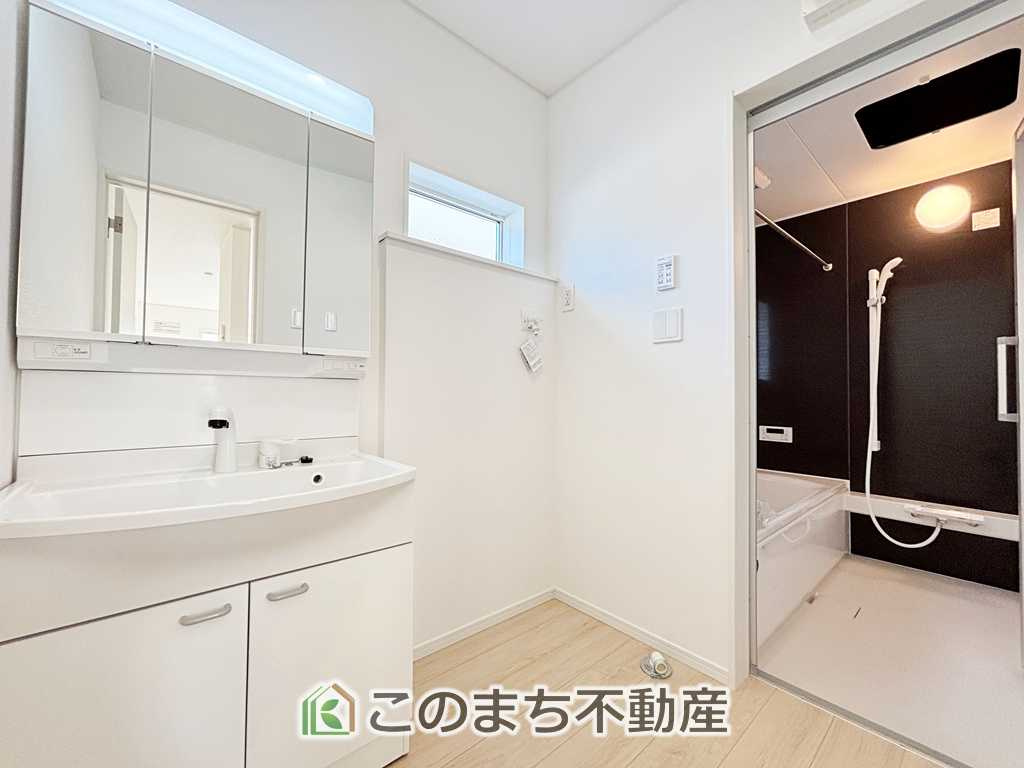 CRADLEGARDEN宇都宮市今宮第3の洗面所|シャンプードレッサーで朝の身支度♪伸びるホースでお掃除も簡単清潔です！