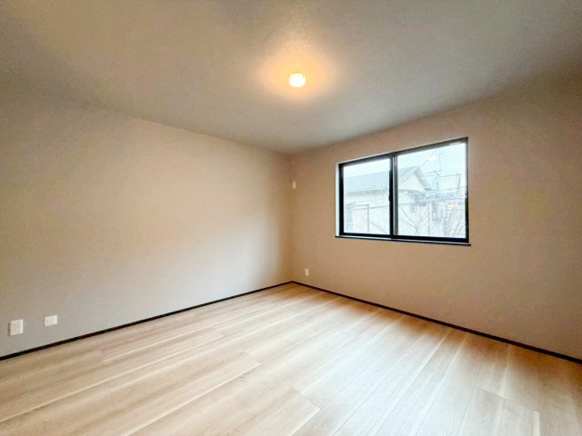 新築デザイナーズ住宅　全3棟　港北区日吉の洋室|個人の部屋や寝室として使える洋室です