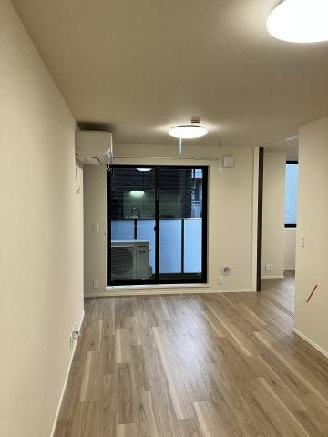 IL POSTO SOLEGGIATOの居間・リビング