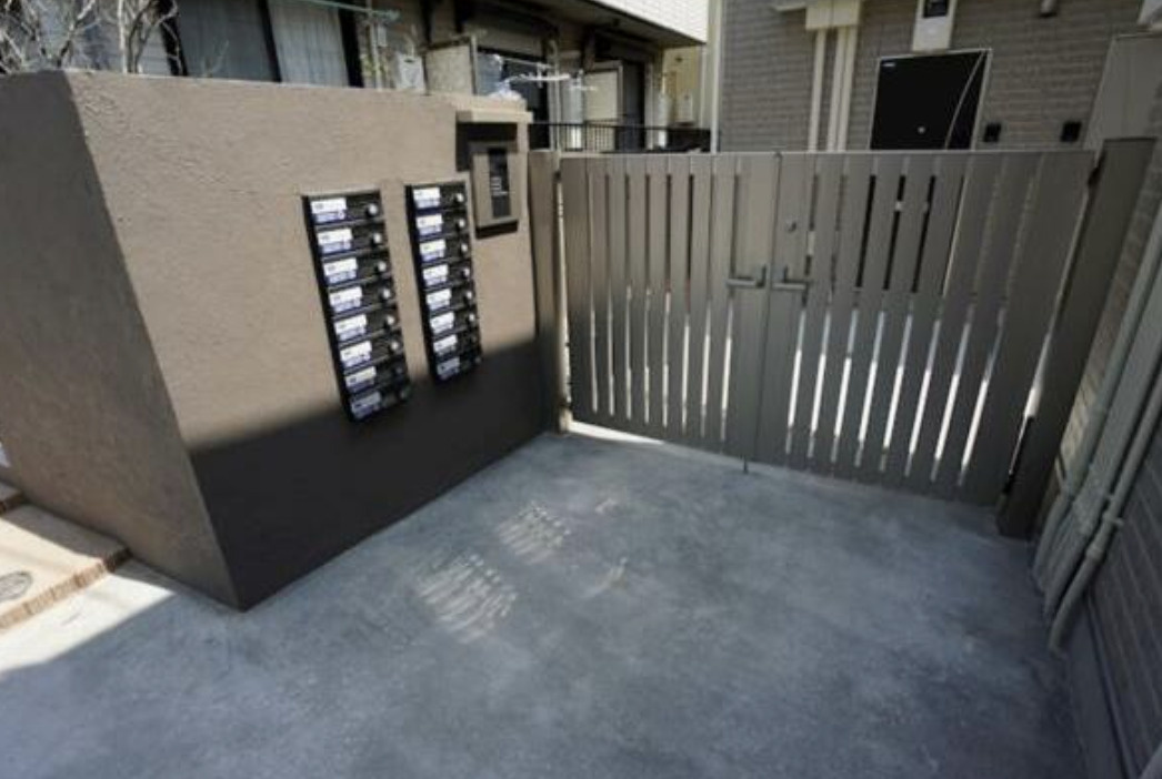 ロンディネ鷺ノ宮のエントランス