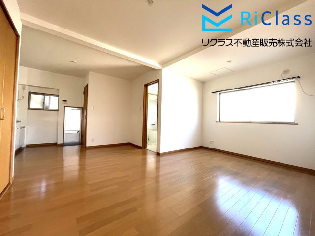 オーナーチェンジ物件　神戸市長田区上池田6丁目の居間・リビング|ゆったり過ごせるリビングです