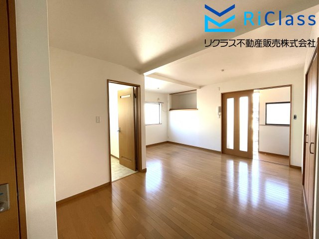 オーナーチェンジ物件　神戸市長田区上池田6丁目の居間・リビング|使いやすいリビングです