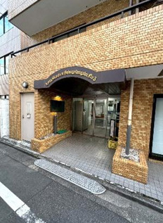 ライオンズマンション学芸大学第3のエントランス|ゆとりのあるエントランスです
