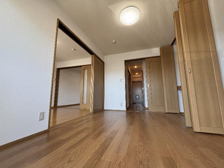 ハイツ　ハピィバリーⅡ　E棟の洋室