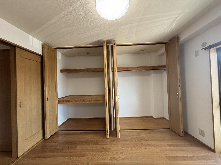 ハイツ　ハピィバリーⅡ　E棟の収納