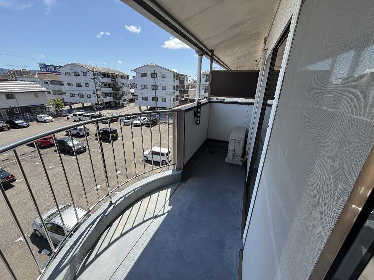 ハイツ　ハピィバリーⅡ　E棟のバルコニー