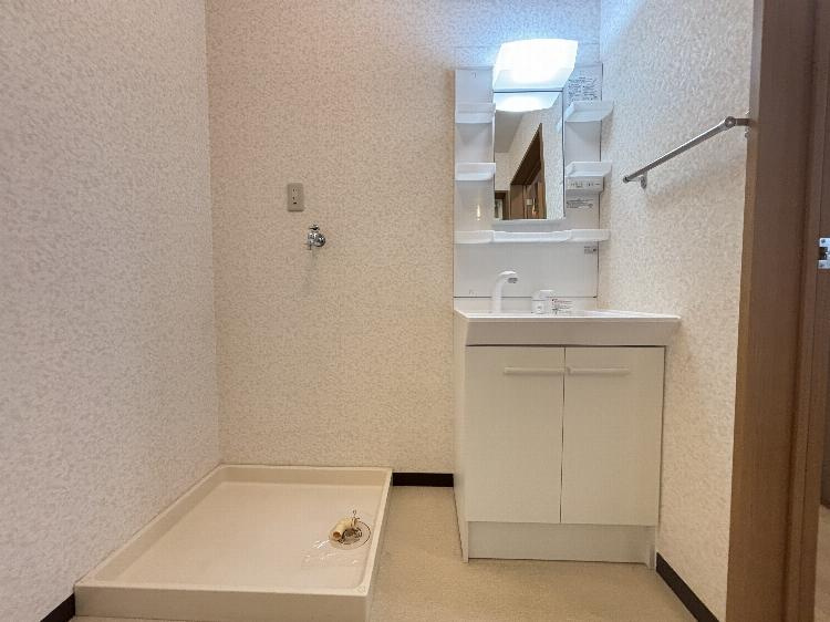 ハイツ　ハピィバリーⅡ　E棟の独立洗面台