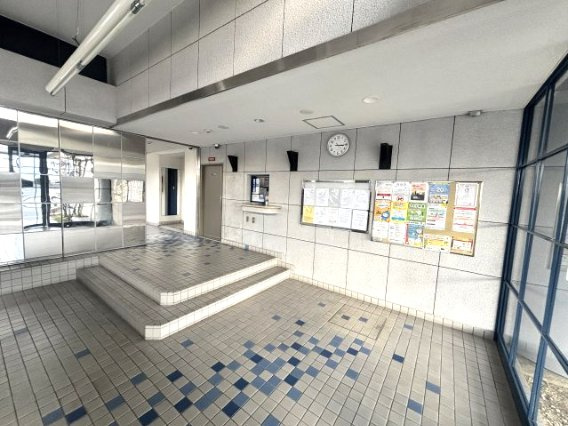 ユニハイム東灘の駐車場