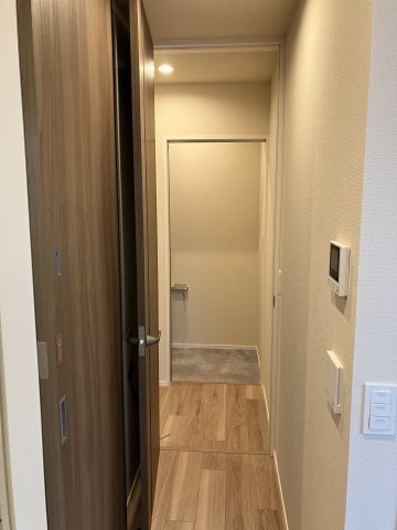 IL POSTO SOLEGGIATOの玄関