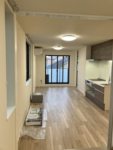 IL POSTO SOLEGGIATOの居間・リビング