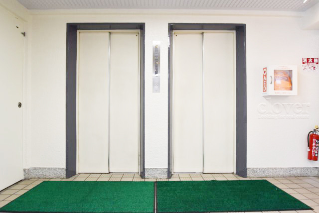 【設備】 | 東建池袋要町マンション | 複数のエレベーターが皆さんの昇降を手助けしてくれます。朝の出勤通勤ラッシュ時には複数あるありがたみを感じられます。～即日のご見学可能～　お問合せはお気軽にどうぞ。
