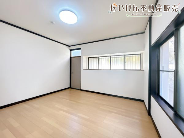 明石市魚住町清水　中古戸建の洋室