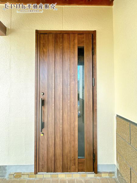 明石市魚住町清水　中古戸建の玄関