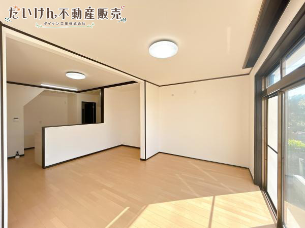 明石市魚住町清水　中古戸建の居間・リビング