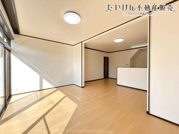 明石市魚住町清水　中古戸建の居間・リビング