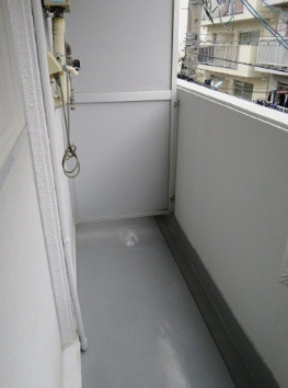 第8田中興産ビルのバルコニー