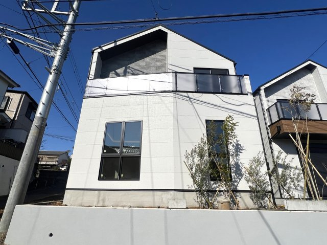 ちょっと高台だから陽当たり独り占め☆【保土ヶ谷区仏向町新築戸建】