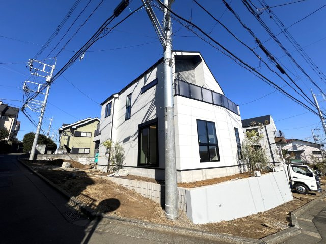 ちょっと高台だから陽当たり独り占め☆【保土ヶ谷区仏向町新築戸建】の外観|外観もきれいです