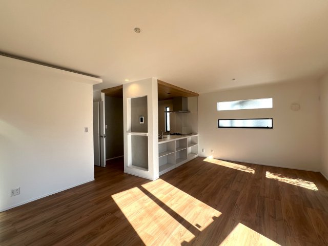 ちょっと高台だから陽当たり独り占め☆【保土ヶ谷区仏向町新築戸建】の居間・リビング|ゆったり過ごせる居間です