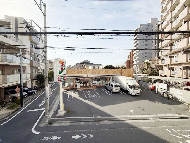 【展望】 | エンゼルハイム梅屋敷第2 | 眼前に広がる空の雄大さと、このお部屋の自慢の一つである「眺望」をご覧ください。毎日、この景色を独り占めできる新生活に夢が広がります。～即日のご見学可能～　お問合せはお気軽にどうぞ。
