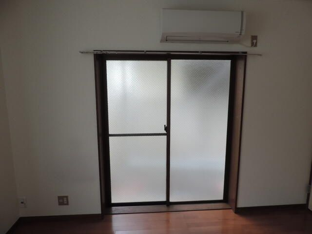 ビバリーハウス南台の居間・リビング