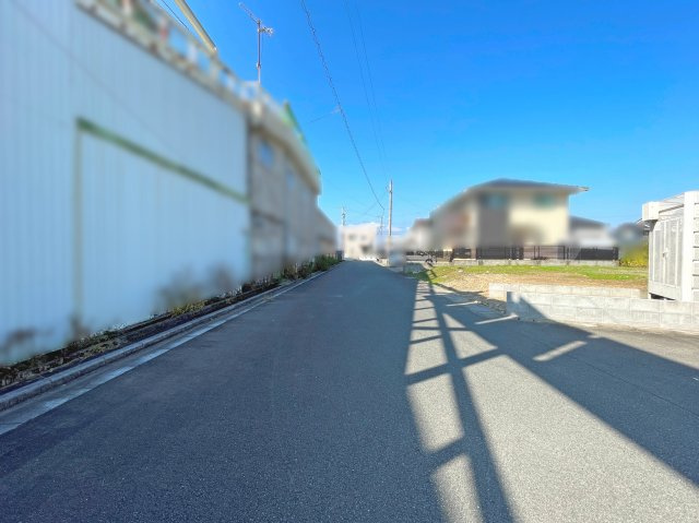 【前面道路含む現地写真】 | 松阪市和屋町　住宅用地 | 前面道路