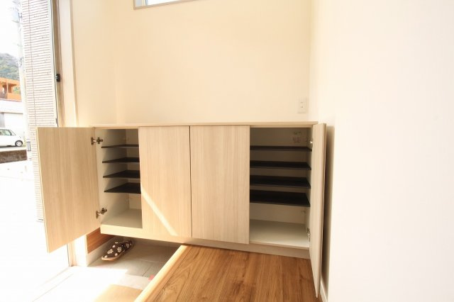 高見町　新築戸建　1号棟　【全2区画】の前面道路含む現地写真|接面道路　5.9ｍ