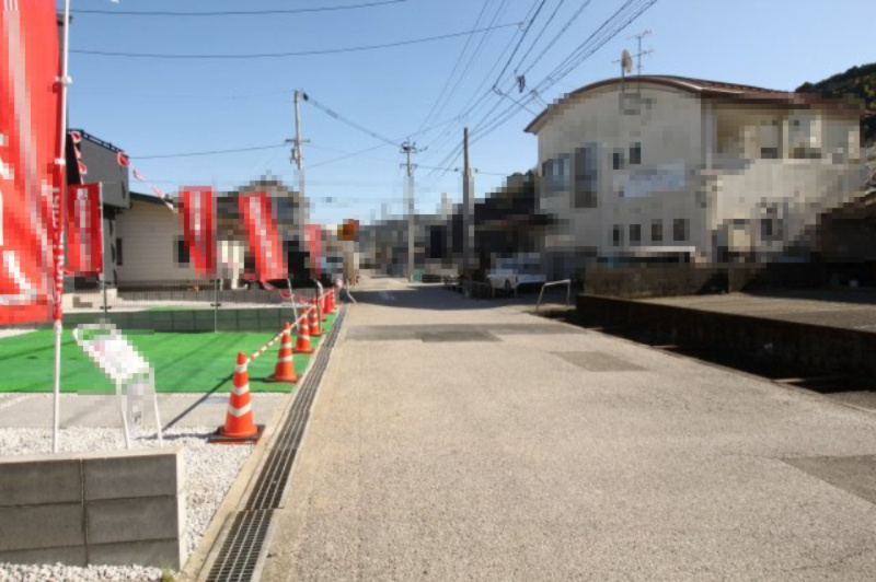 高見町　新築戸建　1号棟　【全2区画】の前面道路含む現地写真|接面道路　5.9ｍ