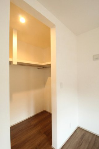 高見町　新築戸建　1号棟　【全2区画】の収納|2Ｆ　南の部屋　8.0帖