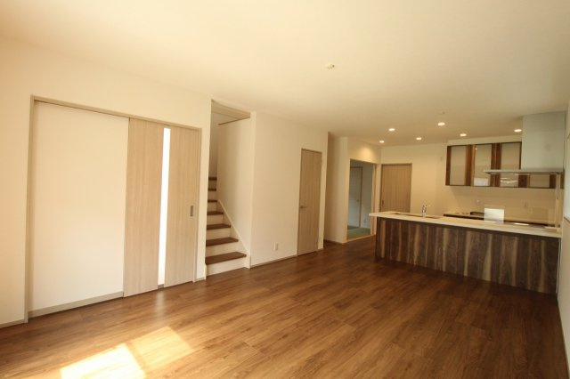 高見町　新築戸建　1号棟　【全2区画】の外観|4ＬＤＫ+ＷＣＬ　建物面積　111.37㎡（約33.68坪）