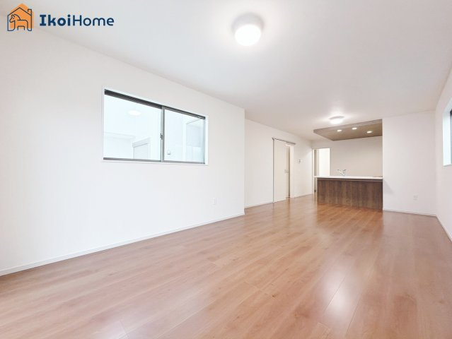 明石市大久保町八木　全2棟2号棟　新築戸建　の居間・リビング|◆同社施工例◆フロアーコーティング・エアコン・壁掛けテレビ・などを住宅ローンに組込む事も可能です