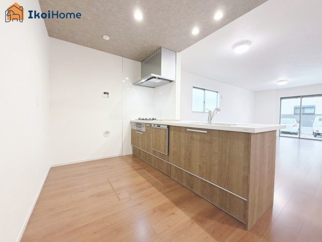 明石市大久保町八木　全2棟2号棟　新築戸建　の居間・リビング|◆同社施工例◆水周りコーティング・アクセントクロス・食洗機・エアコン・カップボードの追加工事可能