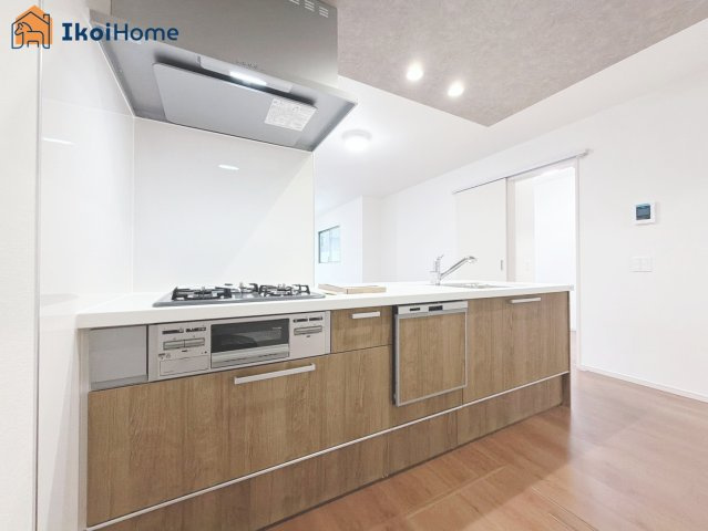 明石市大久保町八木　全2棟2号棟　新築戸建　のキッチン|◆同社施工例◆年中無休：当日予約可●シンクは傷や汚れが付きにくく音を大幅に軽減する静音仕様