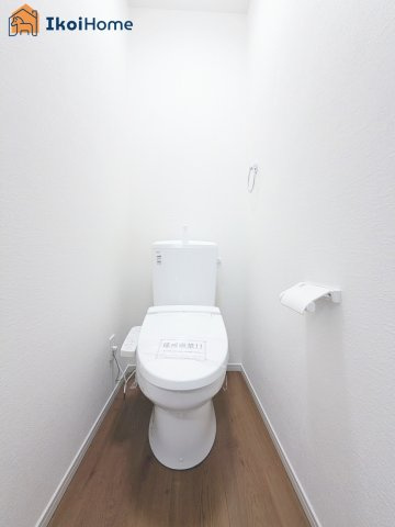 明石市大久保町八木　全2棟2号棟　新築戸建　のトイレ|【ホームページに現地動画掲載中】●年中無休：当日予約可●各階は節水タイプのウォッシュレット付お手洗
