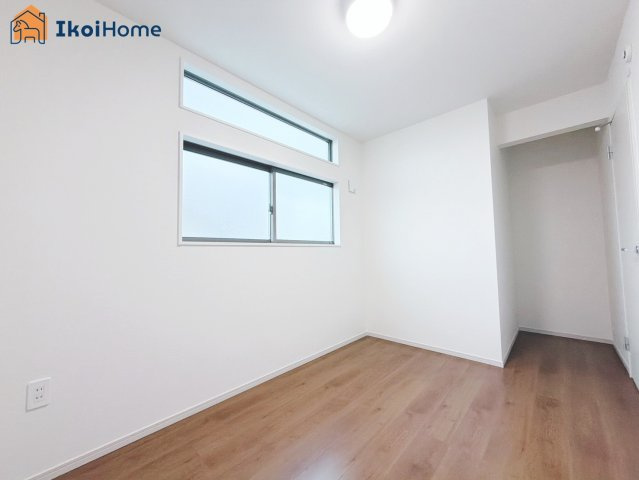 明石市大久保町八木　全2棟2号棟　新築戸建　の玄関|◆同社施工例◆年中無休：当日予約可●玄関には靴をたくさん収納できるシューズボックスが完備