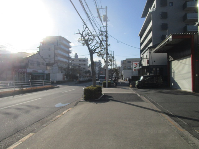 江東区塩浜２丁目の倉庫の周辺