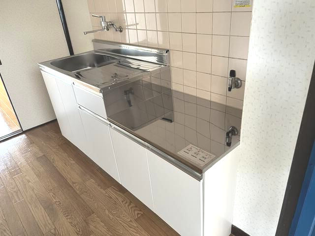 和泉町コーポのキッチン|　※他号室の参考写真です。