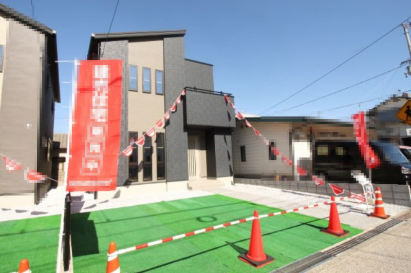 高見町　新築戸建　2号棟　【全2区画】の外観|4ＬＤＫ+ＷＣＬ　建物面積　106.82㎡（約32.31坪）