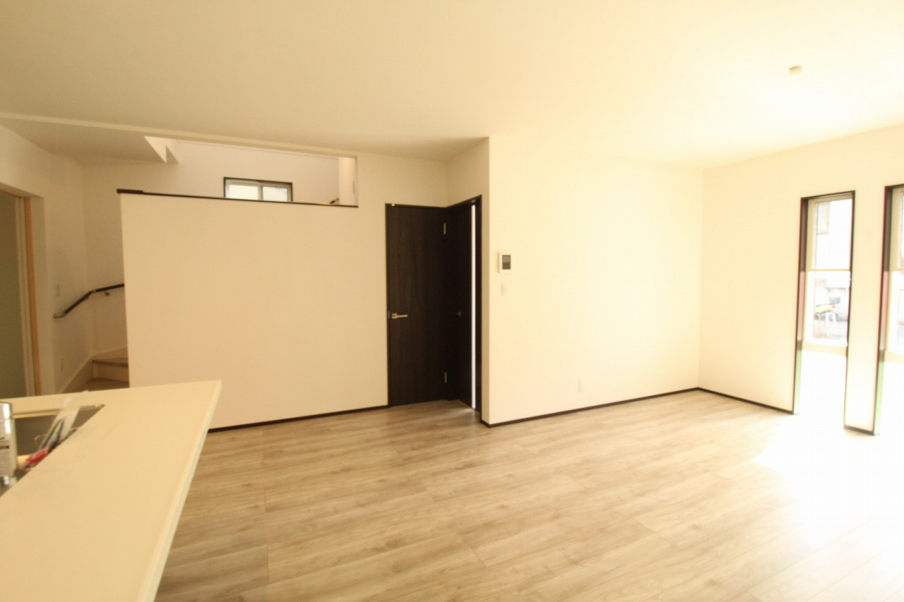 高見町　新築戸建　2号棟　【全2区画】の居間・リビング|LDK　18.5帖