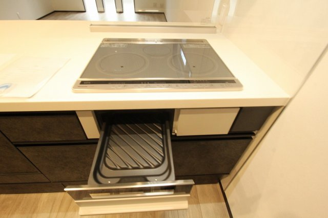 高見町　新築戸建　2号棟　【全2区画】の収納|半地下収納