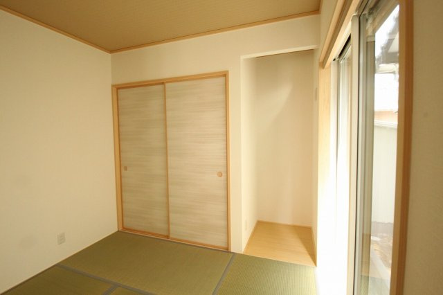 高見町　新築戸建　2号棟　【全2区画】の洋室|2F　南西の部屋　8.0帖