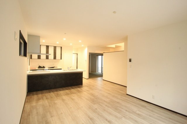 高見町　新築戸建　2号棟　【全2区画】の居間・リビング|LDK　18.5帖