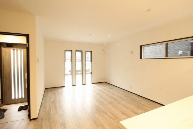 高見町　新築戸建　2号棟　【全2区画】の居間・リビング|LDK　18.5帖