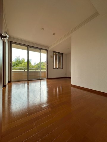 グランドメゾン万博公園南の居間・リビング