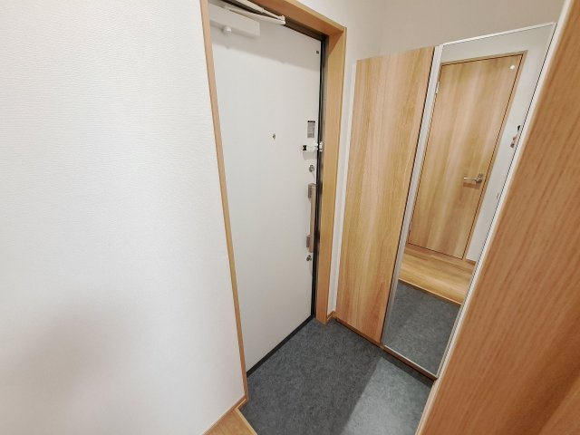ペルルブランシェ九番町の玄関