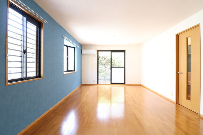 さいたま市浦和区瀬ヶ崎１丁目のテラスの居間・リビング