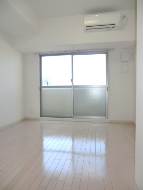 アーバネス淀川の洋室